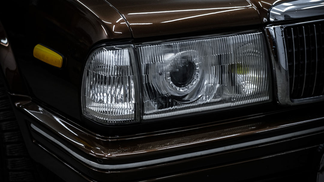 установка линз и удаление рефления стекла фар Nissan Gloria в Иркутске